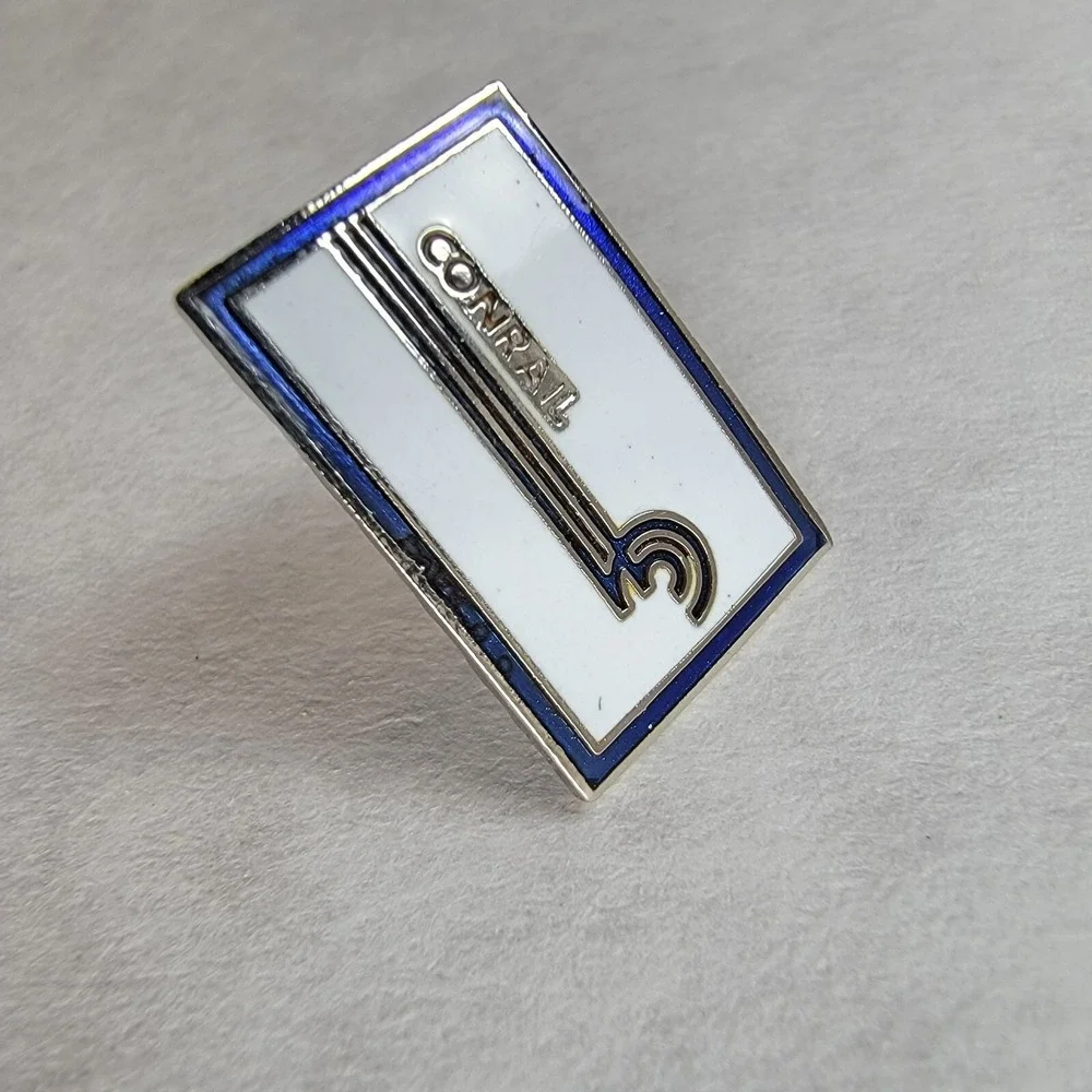 Grand Trunk Western &‎ Conrail Tie Tack Lapel Pin in Case Collectible Railroad